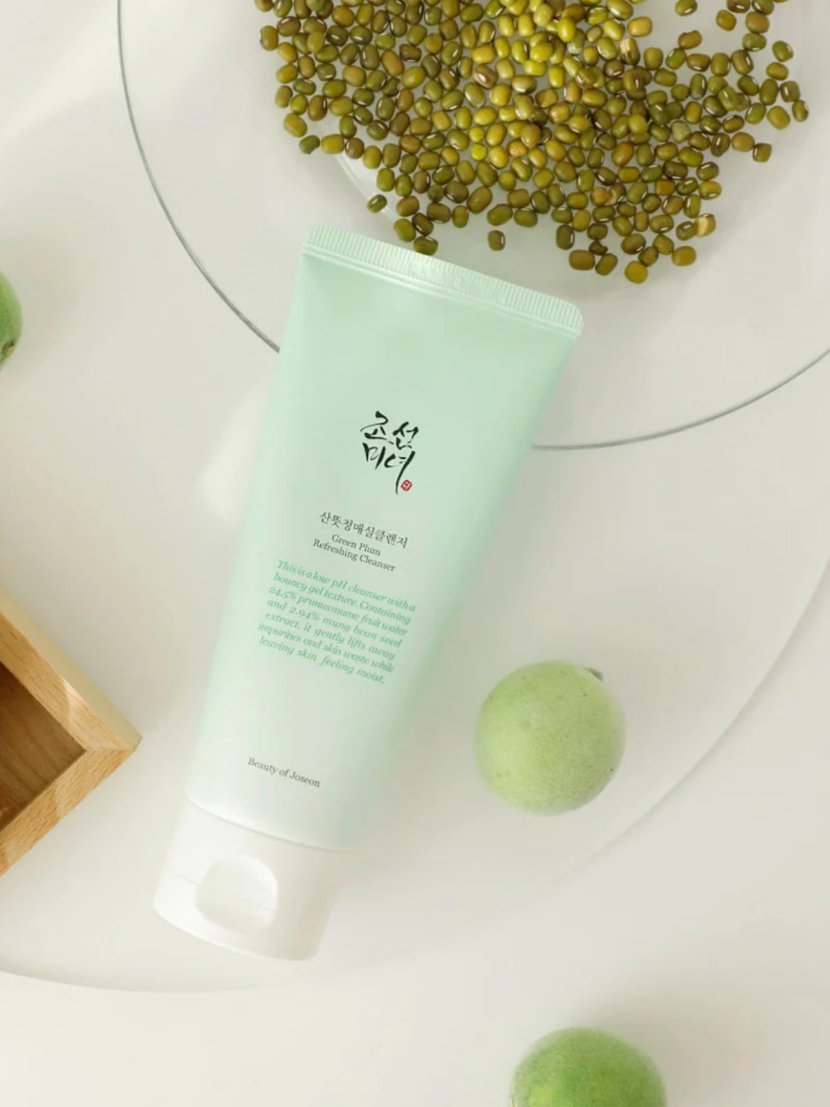 Green Plum Refreshing Cleanser